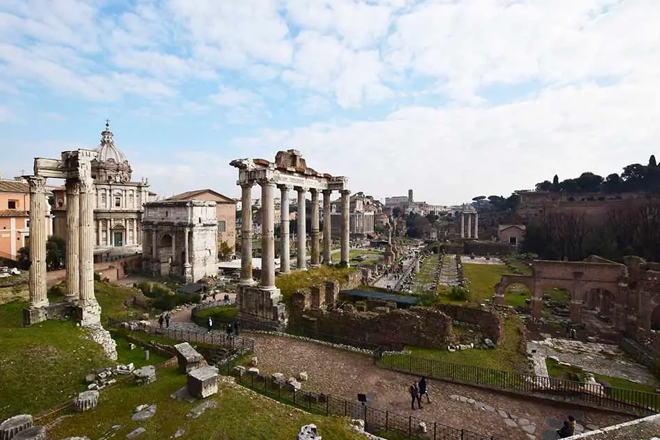 How to get from Termini Station to the Roman Forum